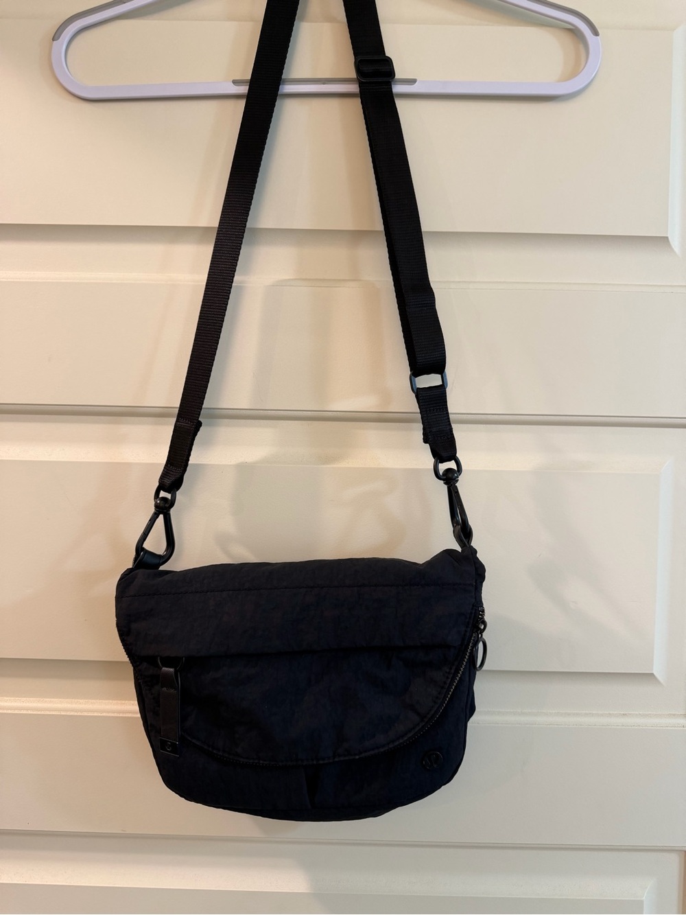 Lululemon women's Crossbody Messenger Bag purse
